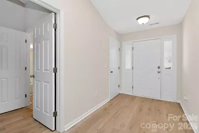 7022 Duchamp Drive, Charlotte, NC 28215 - Photo 8