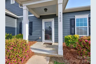 7308 Strawberry Fields Lane, Charlotte, NC 28278 - Photo 2