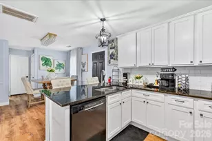 6219 Thompson Brook Lane, Charlotte, NC 28212 - Photo 12