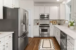 2020 Sablewood Dr, Charlotte, NC 28205 - Photo 10