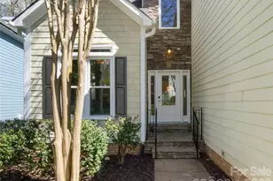 2020 Sablewood Dr, Charlotte, NC 28205 - Photo 2