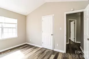 8425 Woodford Bridge Dr, Charlotte, NC 28216 - Photo 12