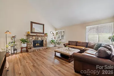 350 21st Avenue Drive NW, Hickory, NC 28601 - Photo 2