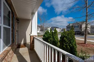 2408 Alex Ryan Dr, Charlotte, NC 28216 - Photo 2