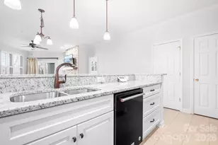 714 Northeast Dr, Davidson, NC 28036 - Photo 8