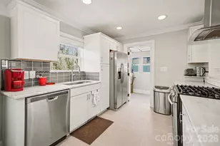 3945 Winfield Dr, Charlotte, NC 28205 - Photo 8