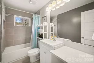 3945 Winfield Dr, Charlotte, NC 28205 - Photo 14