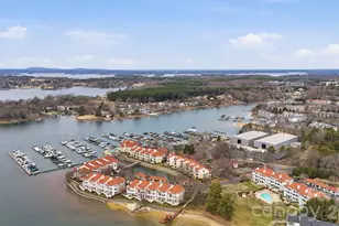 18009 Kings Point Dr, Cornelius, NC 28031 - Photo 34