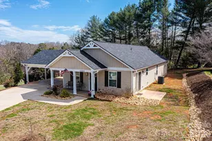 1203 Hillsboro Ct, Lenoir, NC 28645 - Photo 1
