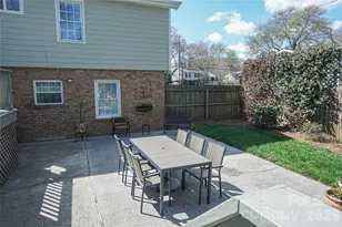 1823 Emerywood Dr, Charlotte, NC 28210 - Photo 10