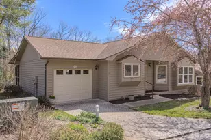 4 Hedgerose Ct, Asheville, NC 28805 - Photo 2