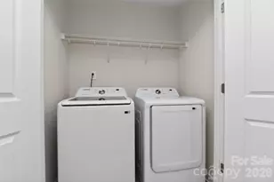 3718 Memorial Pkwy, Charlotte, NC 28217 - Photo 14