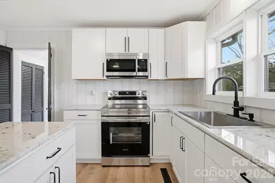 308 Rankin Avenue, Lowell, NC 28098 - Photo 12