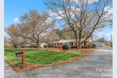 1224 Vickie Lane, Matthews, NC 28104 - Photo 2