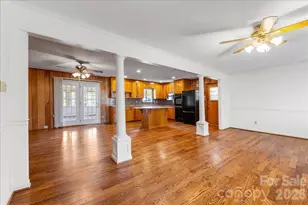 1224 Vickie Ln, Matthews, NC 28104 - Photo 4