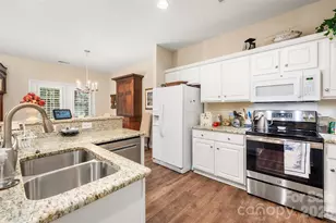 10960 Princeton Village Dr, Charlotte, NC 28277 - Photo 4