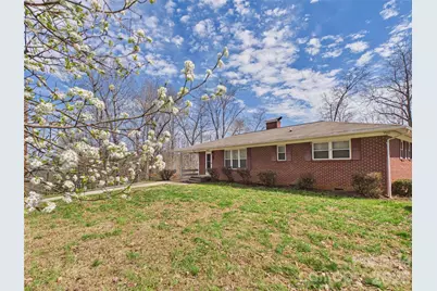 1331 Idlewood Street SW, Lenoir, NC 28645 - Photo 2