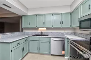 7302 Winery Ln, Charlotte, NC 28227 - Photo 14