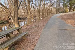 708 E Lake Dr, Greensboro, NC 27401 - Photo 32