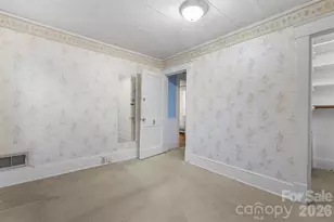 708 E Lake Dr, Greensboro, NC 27401 - Photo 18