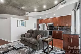 210 N Church St, Charlotte, NC 28202 - Photo 6