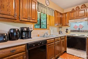 1672 Summit Dr, Maggie Valley, NC 28751 - Photo 22