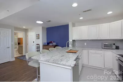 718 W Trade Street #604, Charlotte, NC 28202 - Photo 8