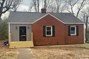 373 Westwood Dr, Statesville, NC 28677 - Photo 1