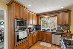 71 W Fairway Dr, Etowah, NC 28729 - Photo 18