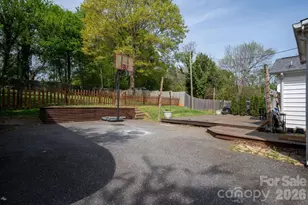 1339 11th St NW, Hickory, NC 28601 - Photo 32