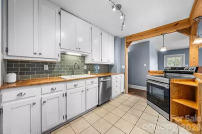 1339 11th Street NW, Hickory, NC 28601 - Photo 12
