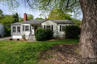 1339 11th Street NW, Hickory, NC 28601 - Photo 4