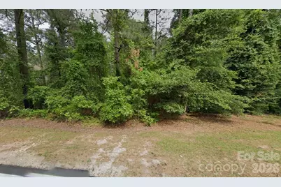 1685 E Indiana Avenue, Southern Pines, NC 28387 - Photo 2