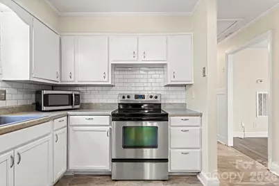 3200 Markland Drive, Charlotte, NC 28208 - Photo 6