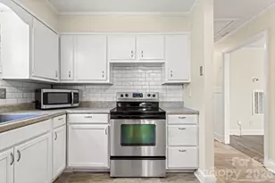 3200 Markland Dr, Charlotte, NC 28208 - Photo 6