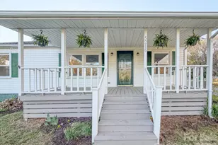 5216 Eaton Cir, Charlotte, NC 28208 - Photo 2