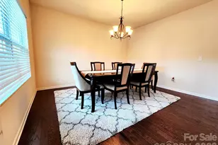 7315 Strawberry Fields Ln, Charlotte, NC 28278 - Photo 4