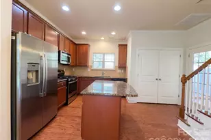 112 Coral Ln, Mooresville, NC 28117 - Photo 2