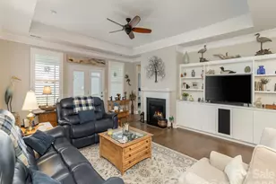 748 Summerfield Pl, Flat Rock, NC 28731 - Photo 4