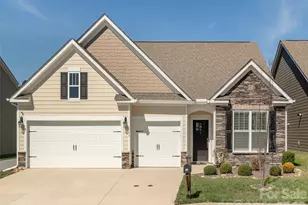 748 Summerfield Pl, Flat Rock, NC 28731 - Photo 2