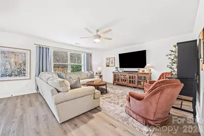 5223 Fernhill Drive, Charlotte, NC 28217 - Photo 8