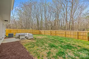 5223 Fernhill Dr, Charlotte, NC 28217 - Photo 24