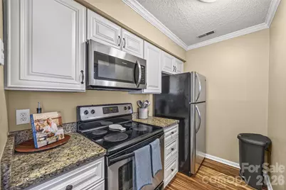 308 Queens Road #17, Charlotte, NC 28204 - Photo 2