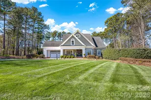 141 Stonewall Beach Ln, Mooresville, NC 28117 - Photo 2