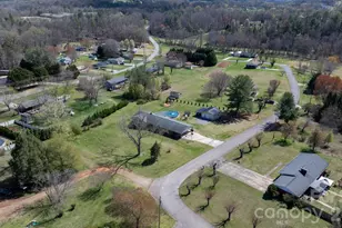 103 Hamp St, Morganton, NC 28655 - Photo 2