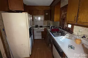 4215 Dinglewood Ave, Charlotte, NC 28205 - Photo 12