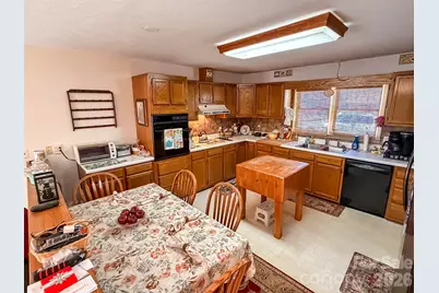 1017 3rd Avenue NW, Conover, NC 28613 - Photo 12