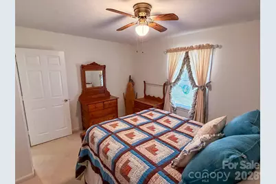 1017 3rd Avenue NW, Conover, NC 28613 - Photo 32