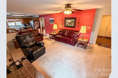 1017 3rd Avenue NW, Conover, NC 28613 - Photo 10