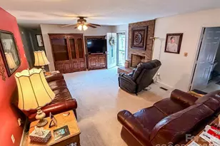 1017 3rd Ave NW, Conover, NC 28613 - Photo 8